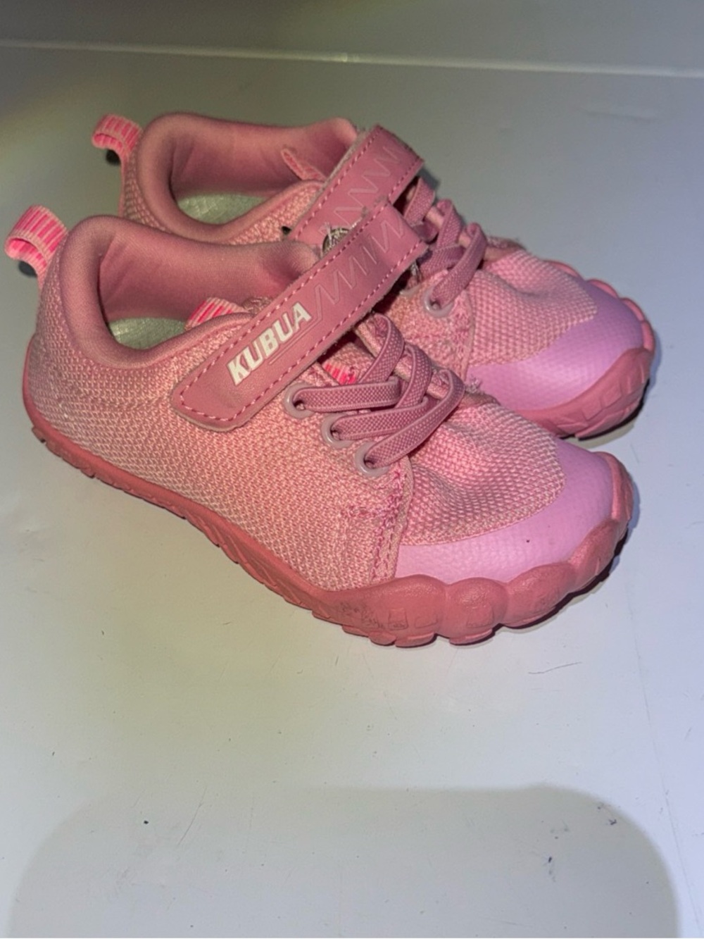 KUBUA Barefoot Shoes Boys Girls Sneakers Pink It Says Size 26, See Pics For Size